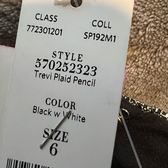 Gray Pencil Skirt with Geometric Design Knee-length - Picture 4 of 5